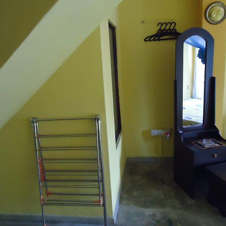 Candy Home Kandy Esterno foto